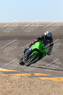 media/Jan-13-2024-SoCal Trackdays (Sat) [[9c032fe5aa]]/Bowl Exit Set 2 (1135am)/